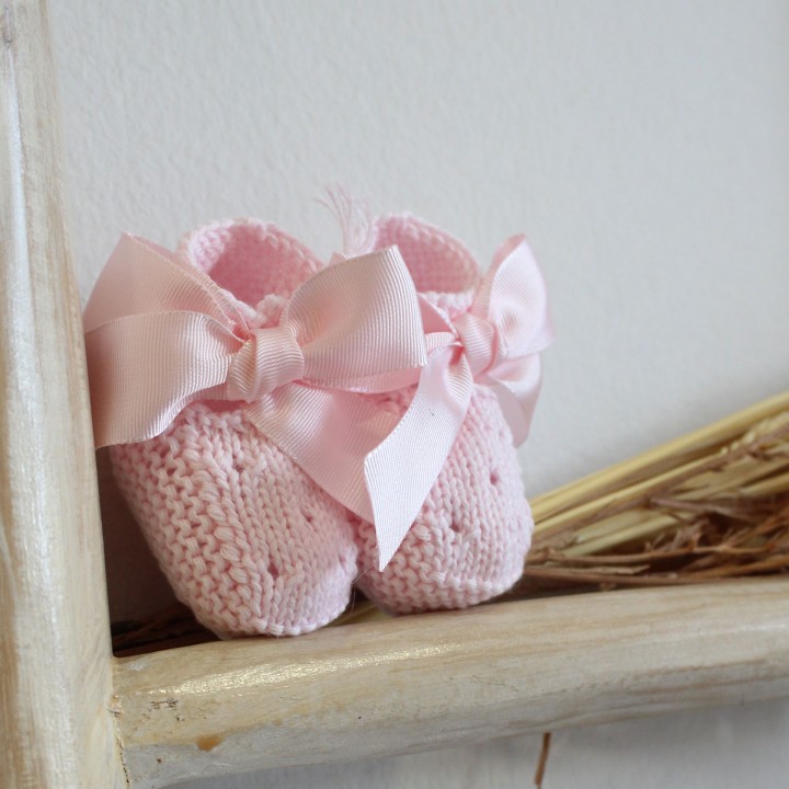  Booties with bow