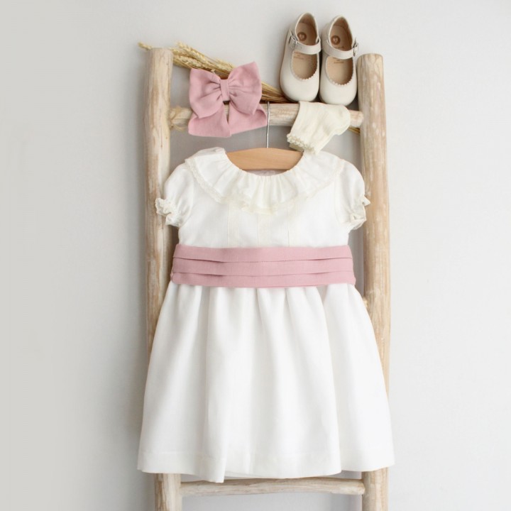 Linen dress with lace