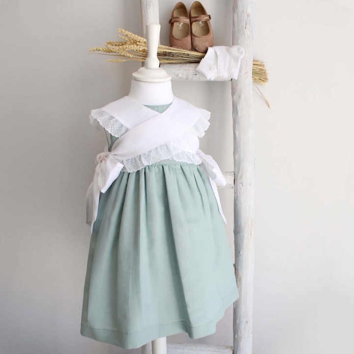 Linen dress with lace