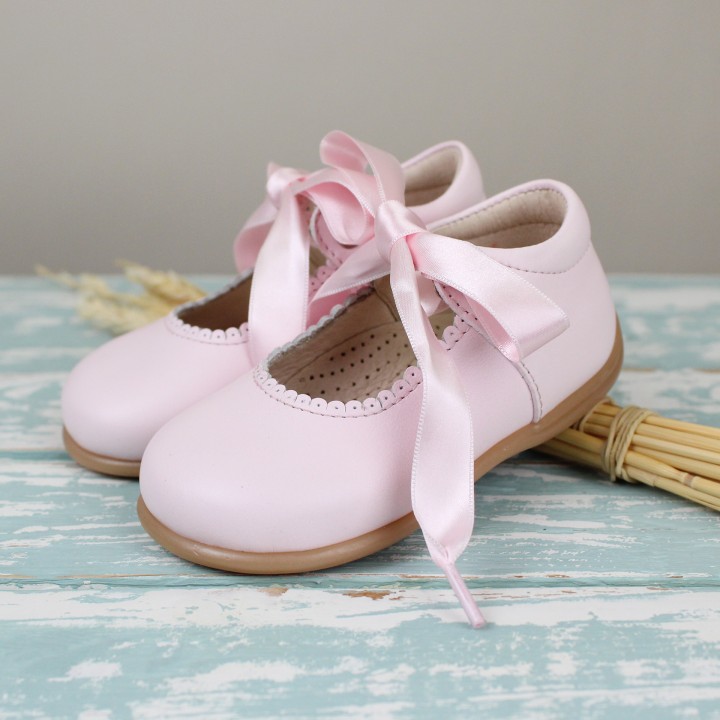 Leather Shoes with Bow