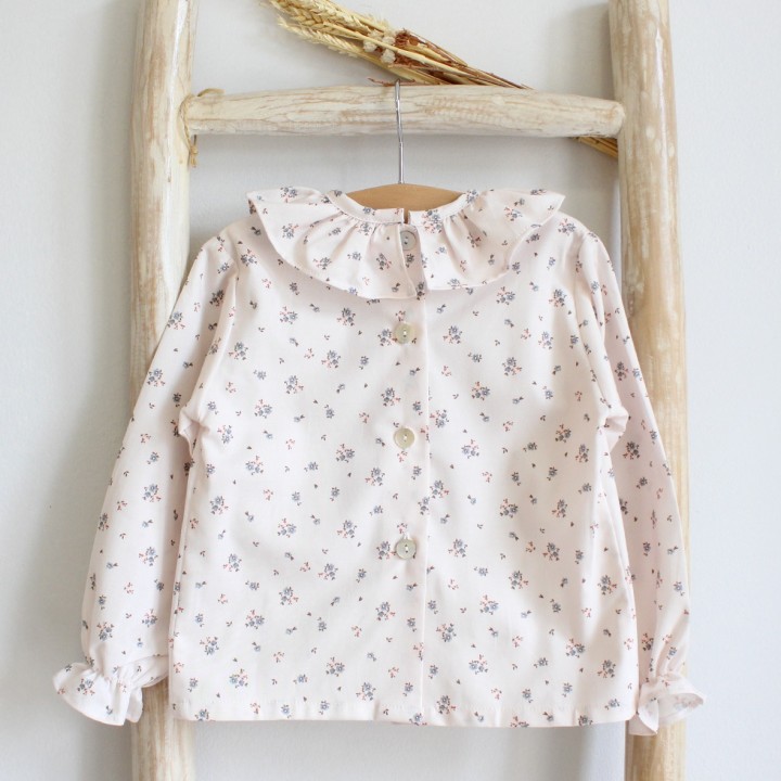 Floral shirt with frilly collar 