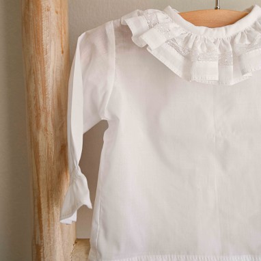 Frilly collar shirt with lace 