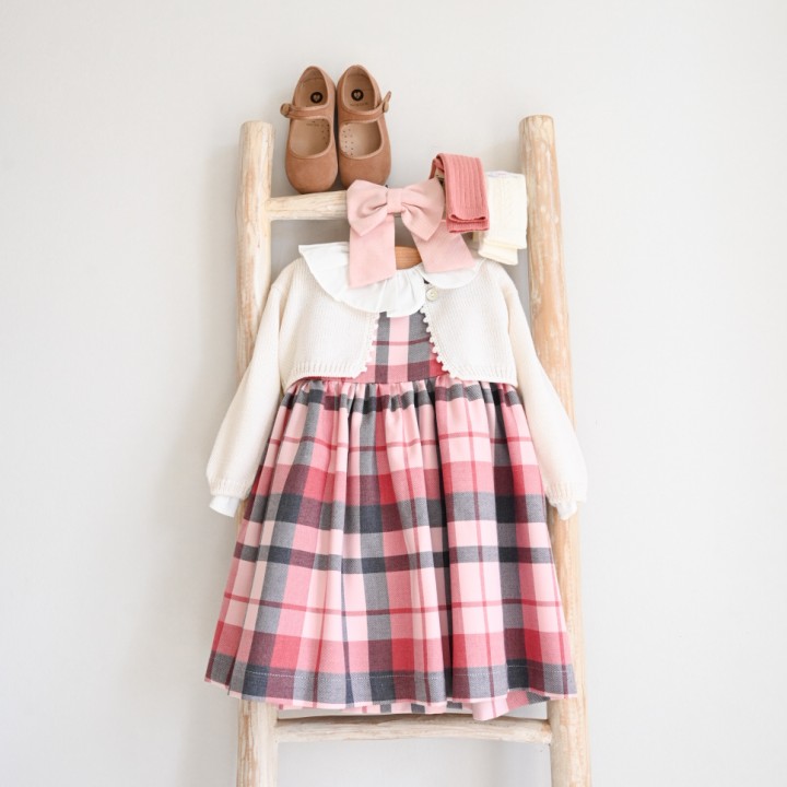 Sleeveless Plaid Dress in grey and pink