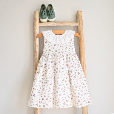  Floral Dress with frilly collar with lace trim