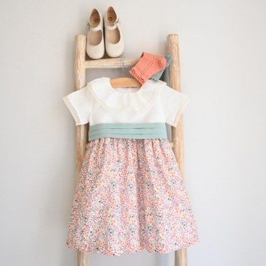 Vestido Mix com flores e linho