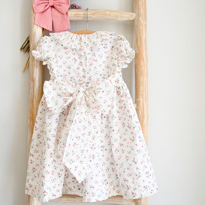Floral dress with frilly collar