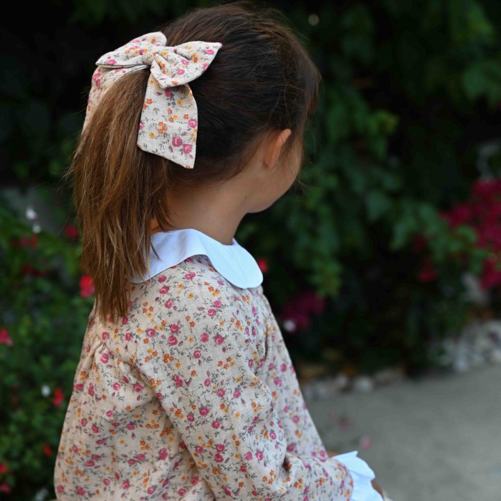 Floral dress with scalloped collar